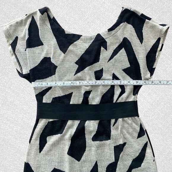 Forever 21 Gray Black Geometric Mini Dress Round Neck Elasticated Waist Size S - Picture 3 of 8
